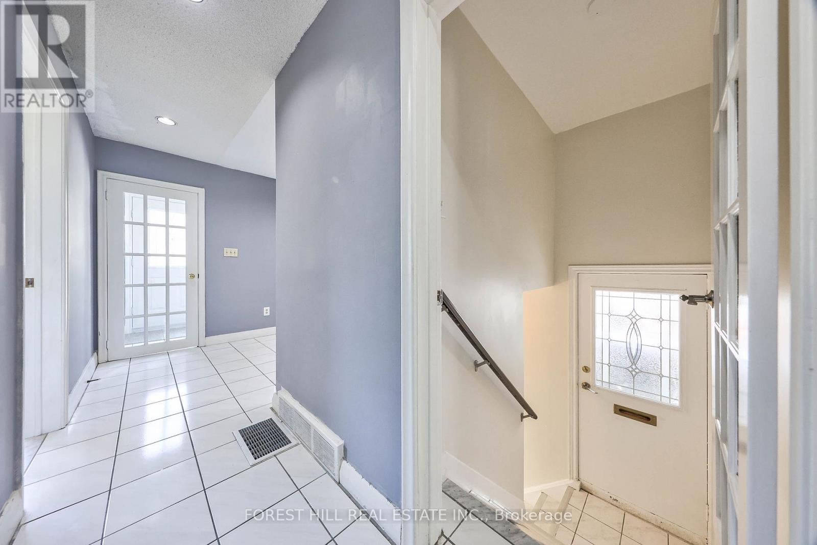 2703 LAKE SHORE BOULEVARD W - 18