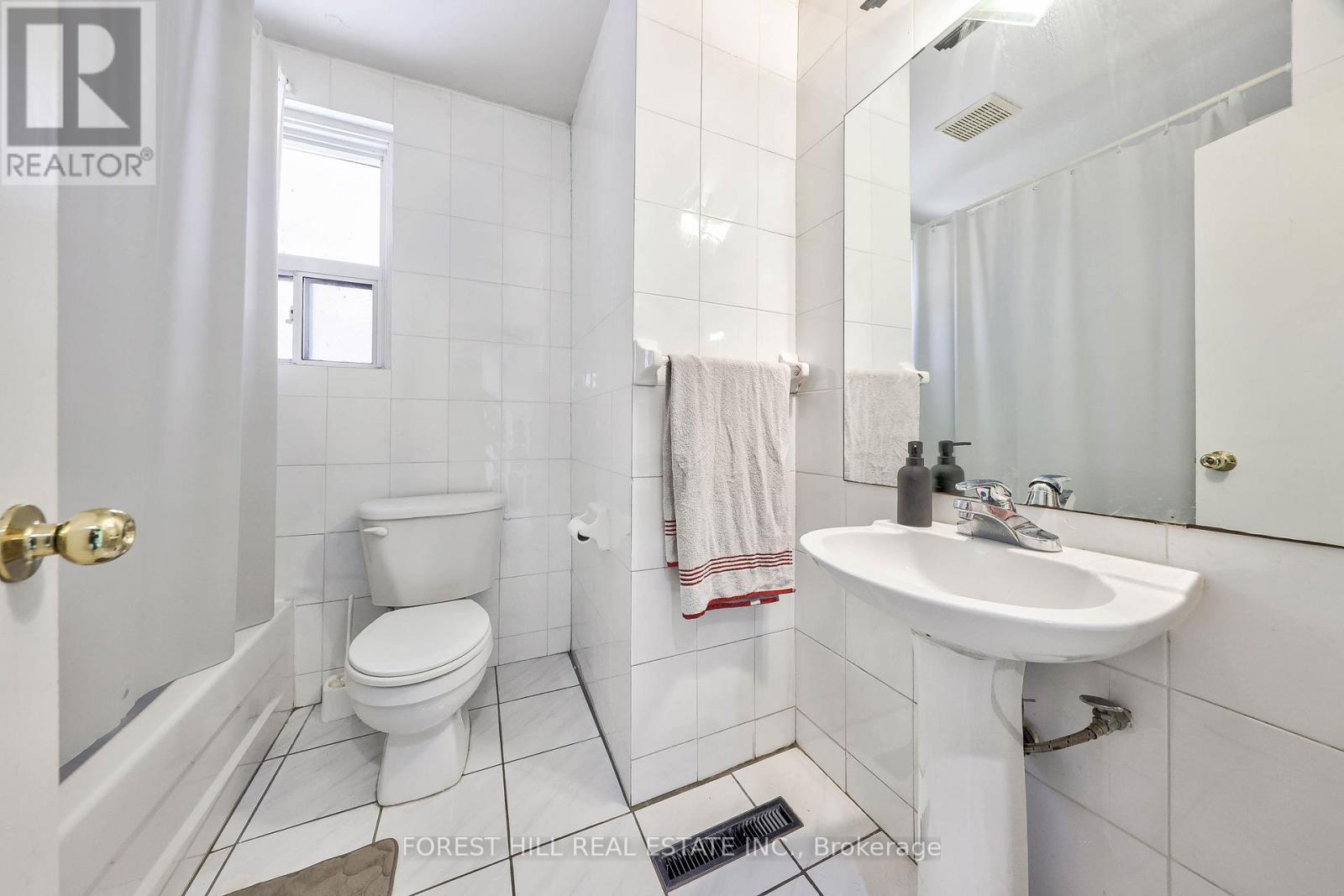 2703 LAKE SHORE BOULEVARD W - 17