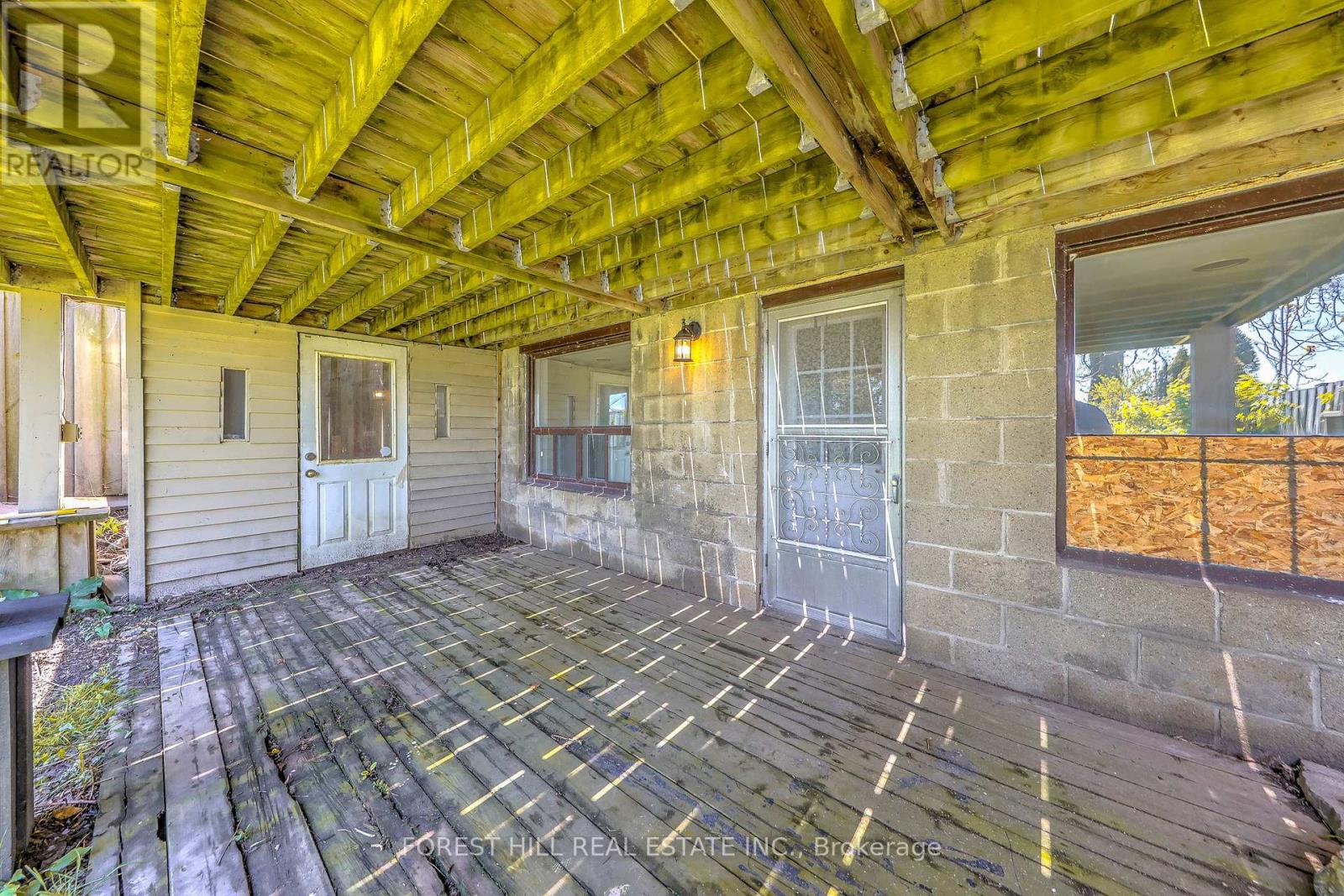 2703 LAKE SHORE BOULEVARD W - 24