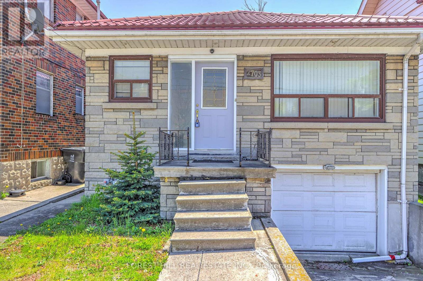 2703 LAKE SHORE BOULEVARD W - 4