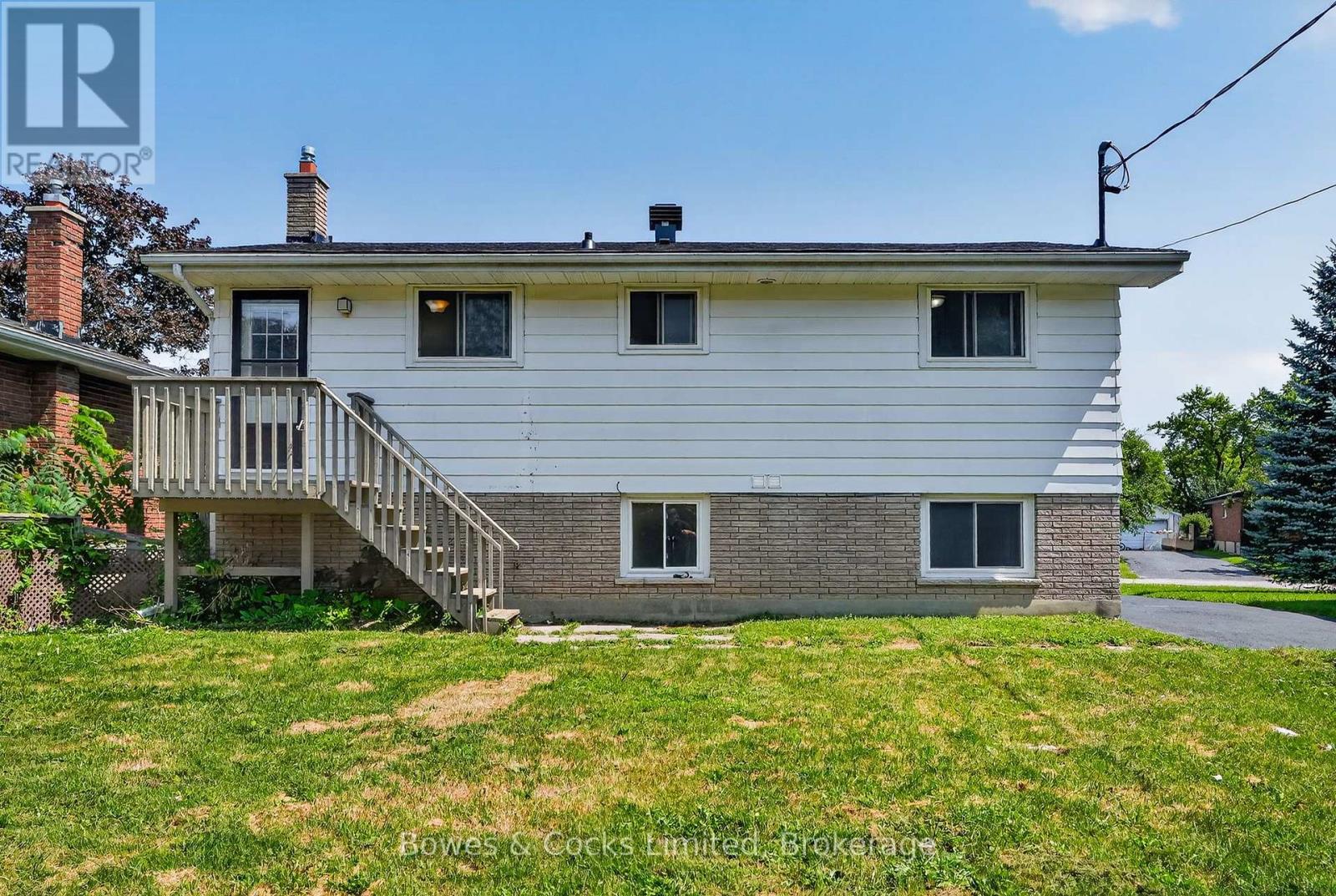 13 ROSEMARY DRIVE - 34