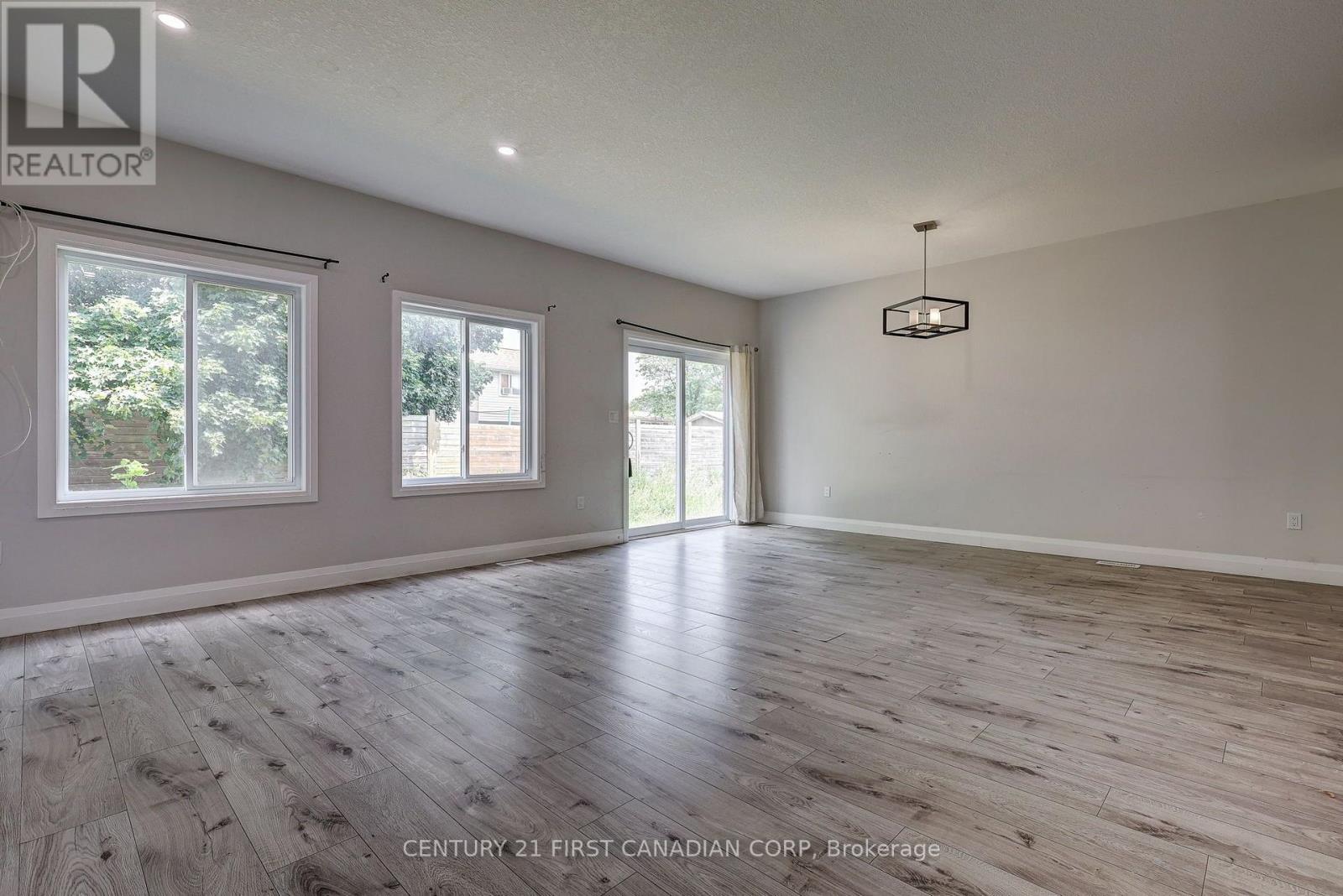 127 MARCONI COURT - Image 32