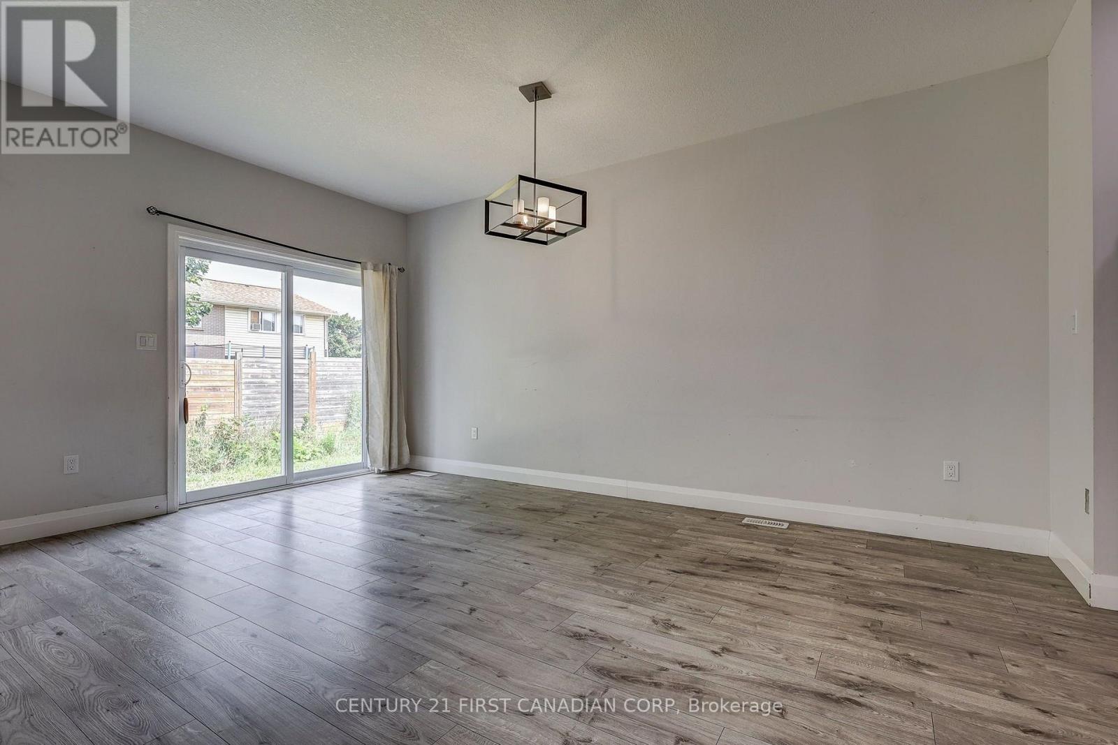 127 MARCONI COURT - Image 34