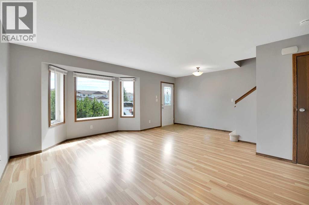 45 Winston Place, Blackfalds — photo 3