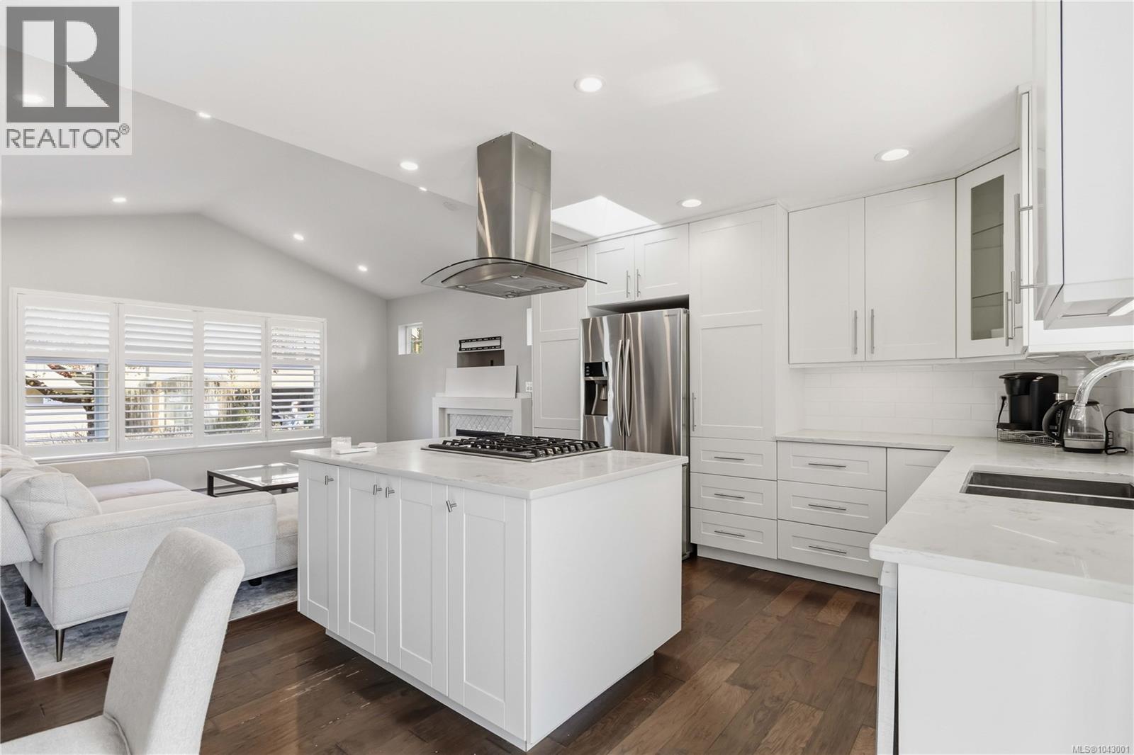 2508 Shakespeare St - 1