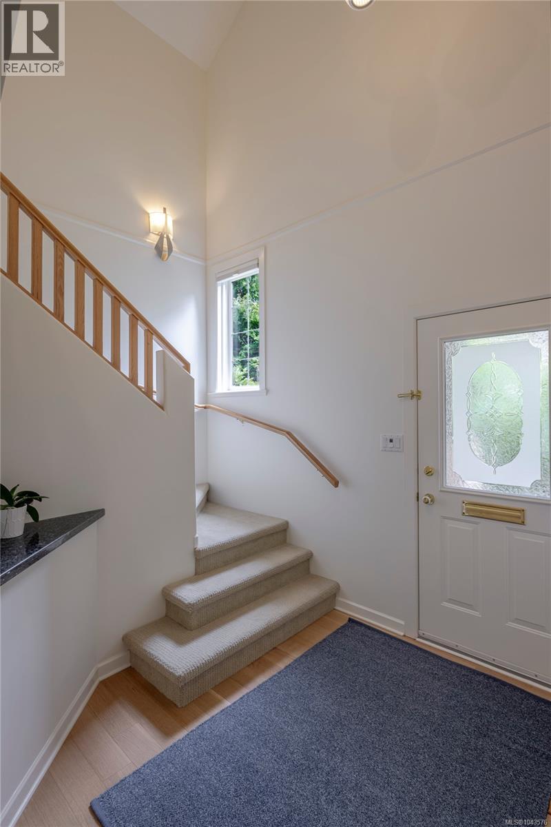 #8 1880 Chandler Ave - 19
