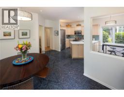 Eating area - 8 1880 Chandler Ave, Victoria, BC V8S1N8 Photo 11
