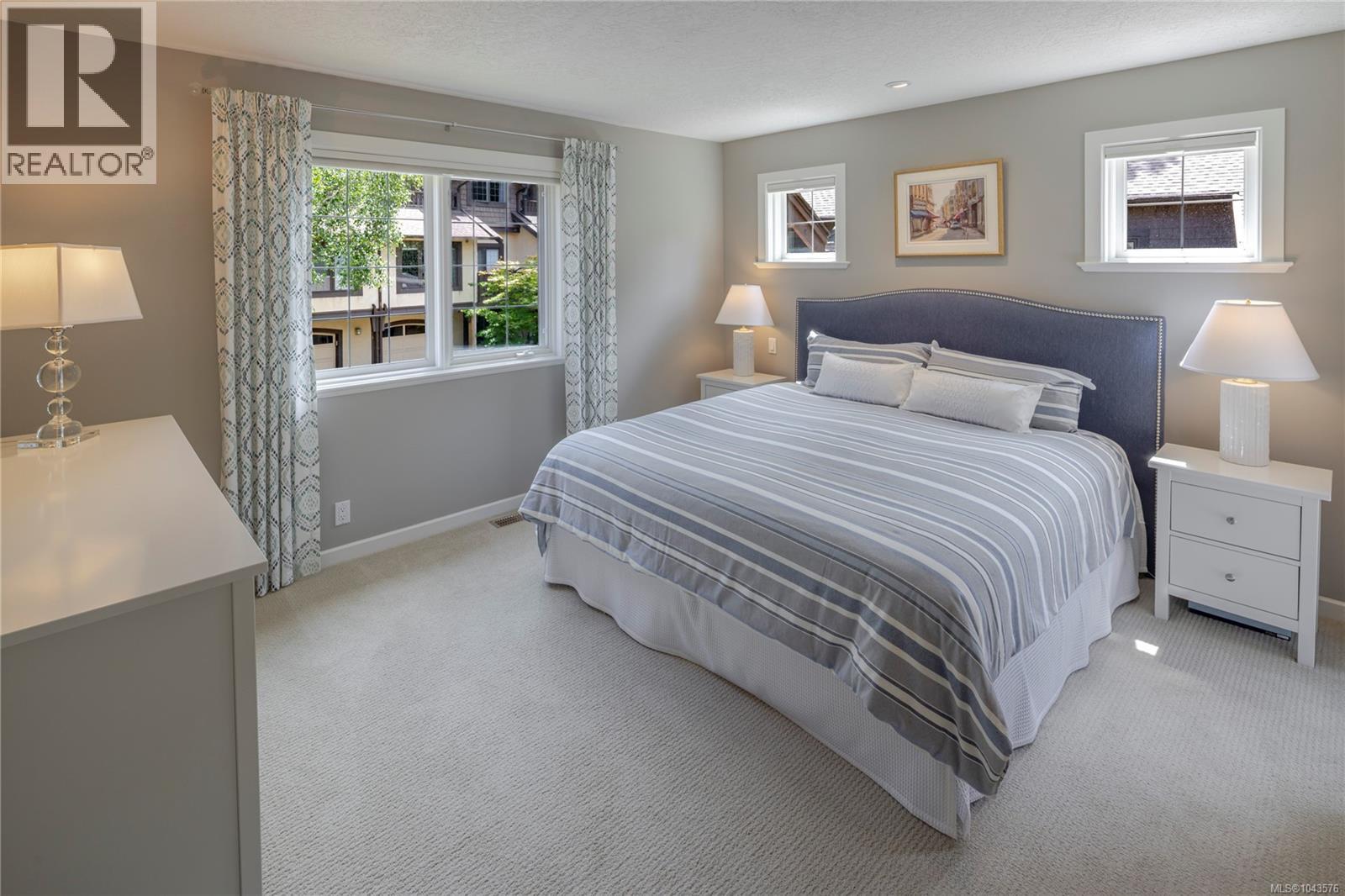 #8 1880 Chandler Ave - 21