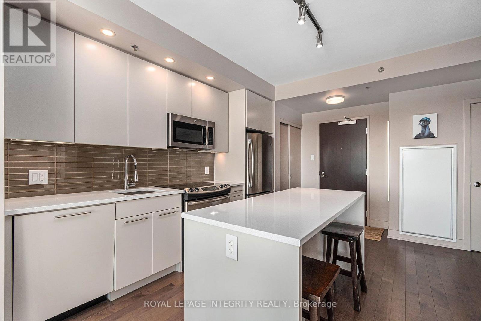 1 Bed, 1 Bath Apartment for Rent in Ottawa – 805 – 108 RICHMOND ROAD, Ottawa – MLS# X13609910 - Image 7