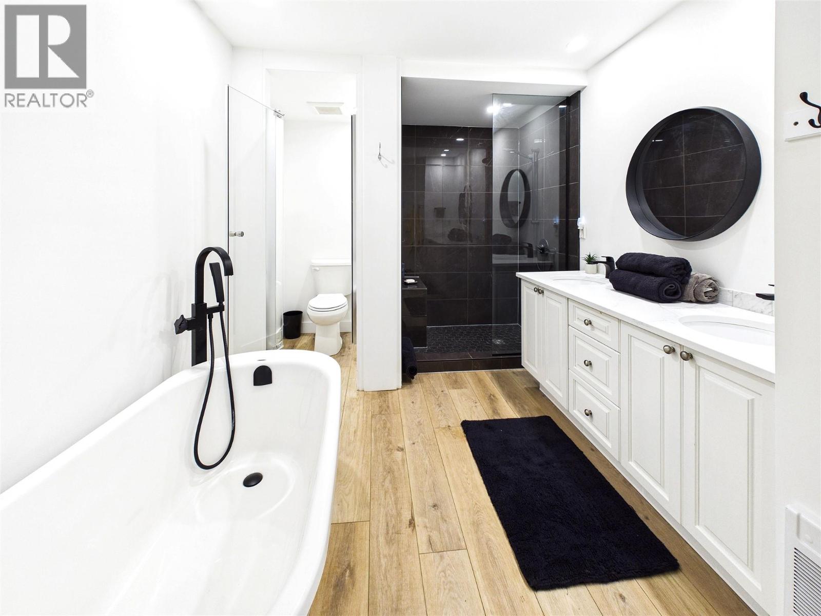 3718 Krestova Road - 21