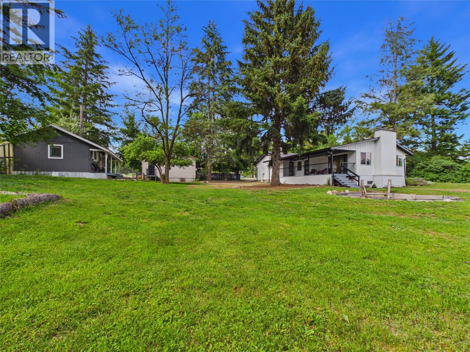 3718 Krestova Road - 40