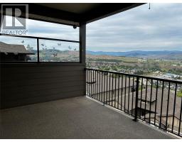 Kitchen - 1040 Mt Revelstoke Place Unit# 15, Vernon, BC V1B4E3 Photo 11