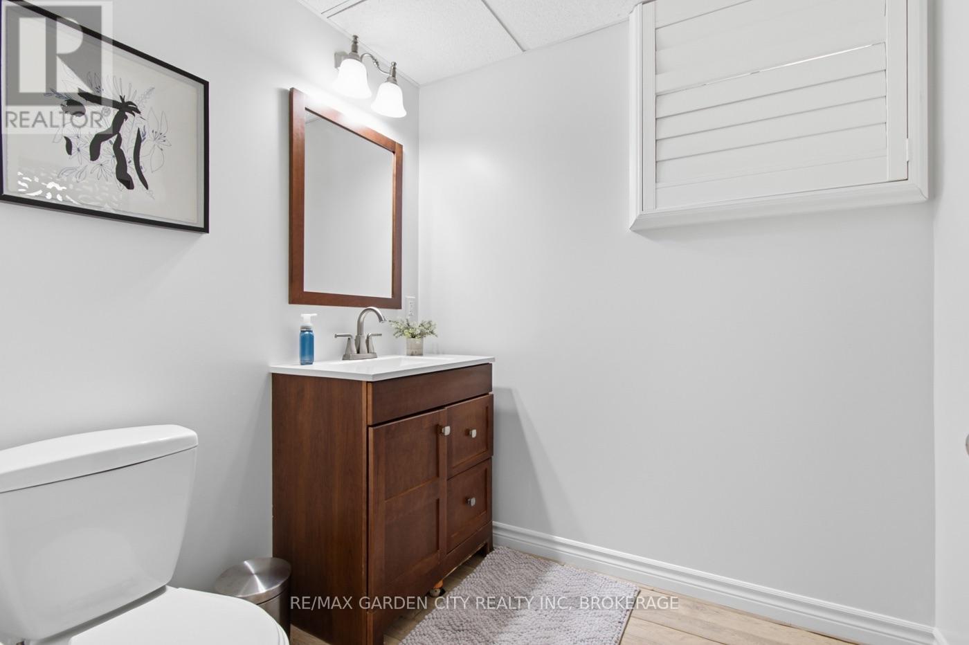 73 WEST FARMINGTON DRIVE - 33