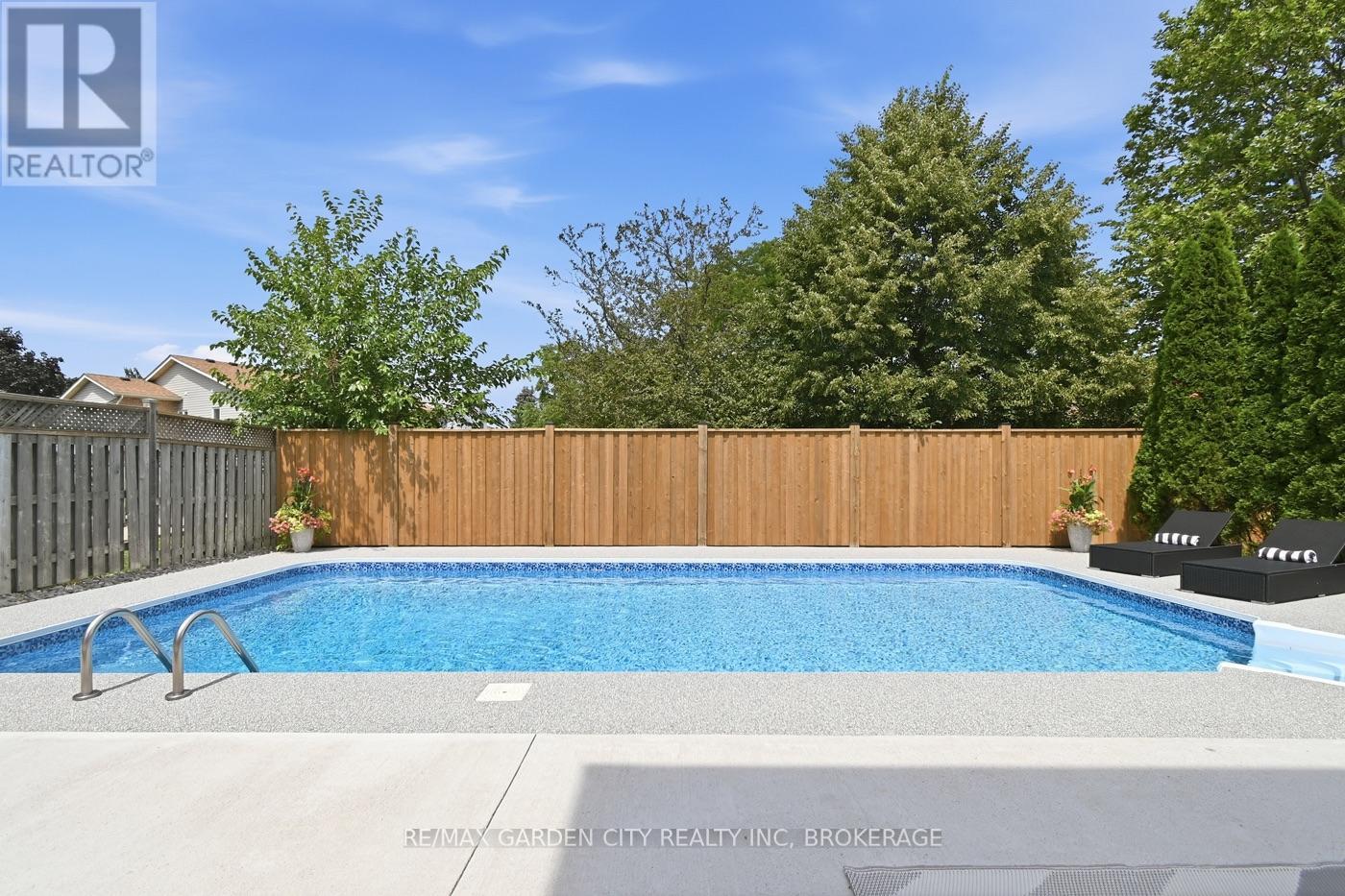 73 WEST FARMINGTON DRIVE - 42