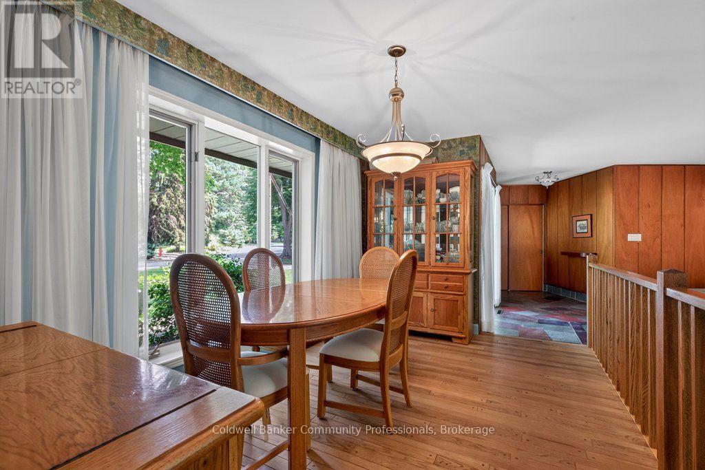 44 COLQUHOUN CRESCENT - 10