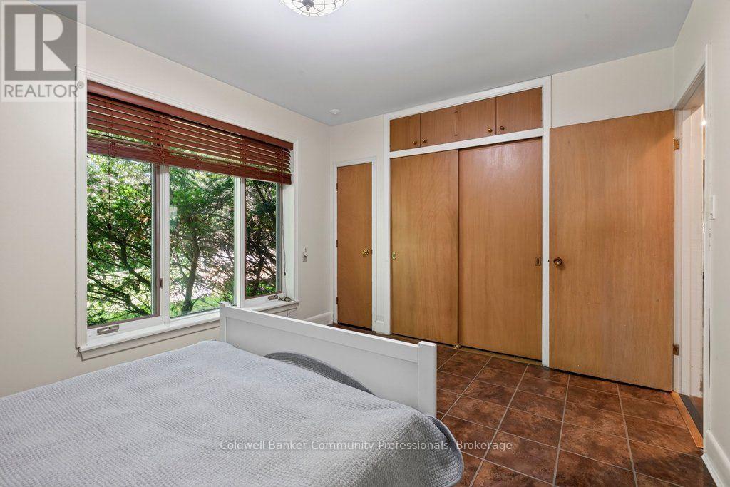 44 COLQUHOUN CRESCENT - 21