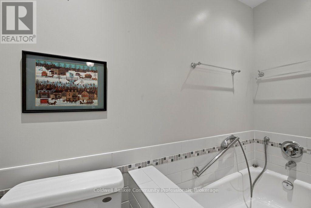 44 COLQUHOUN CRESCENT - 28