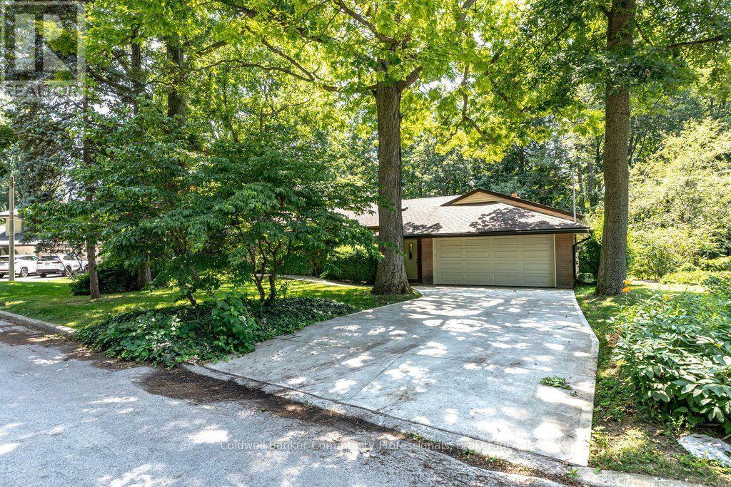 44 COLQUHOUN CRESCENT - 3