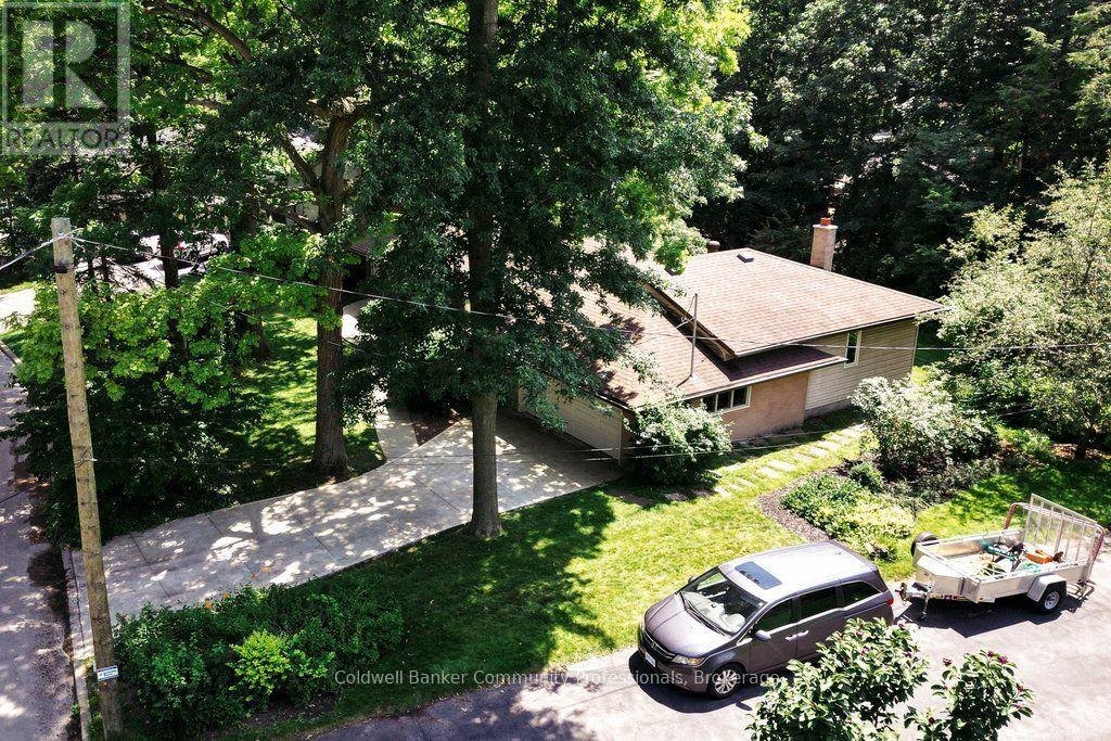 44 COLQUHOUN CRESCENT - 38