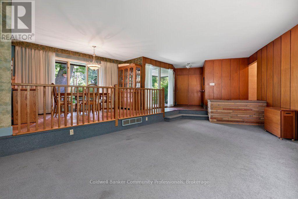 44 COLQUHOUN CRESCENT - 5