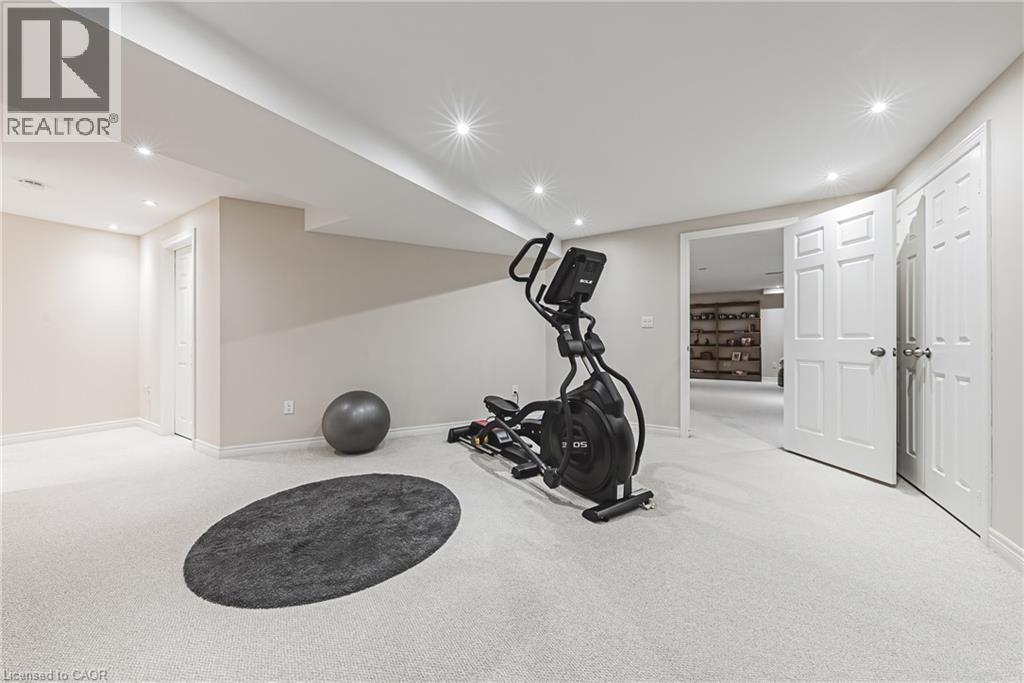 2178 BERWICK Drive - 32