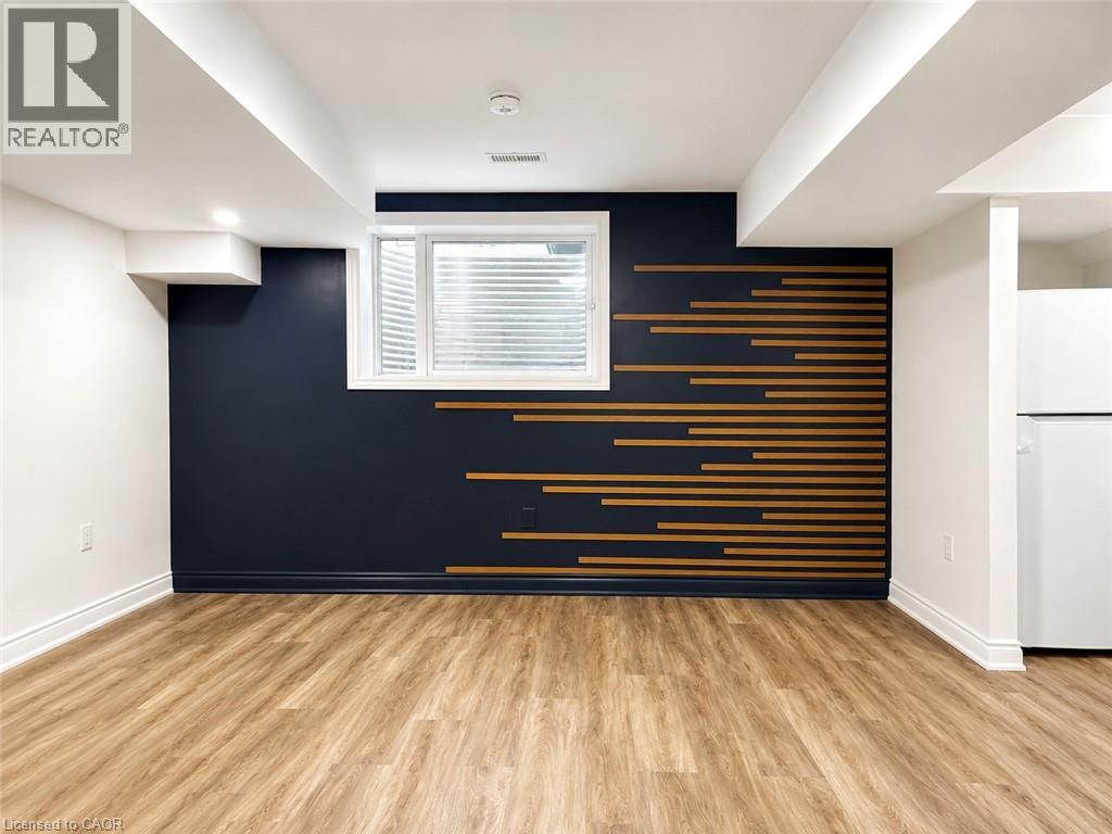 423 TEALBY Crescent Unit# Basement — photo 3
