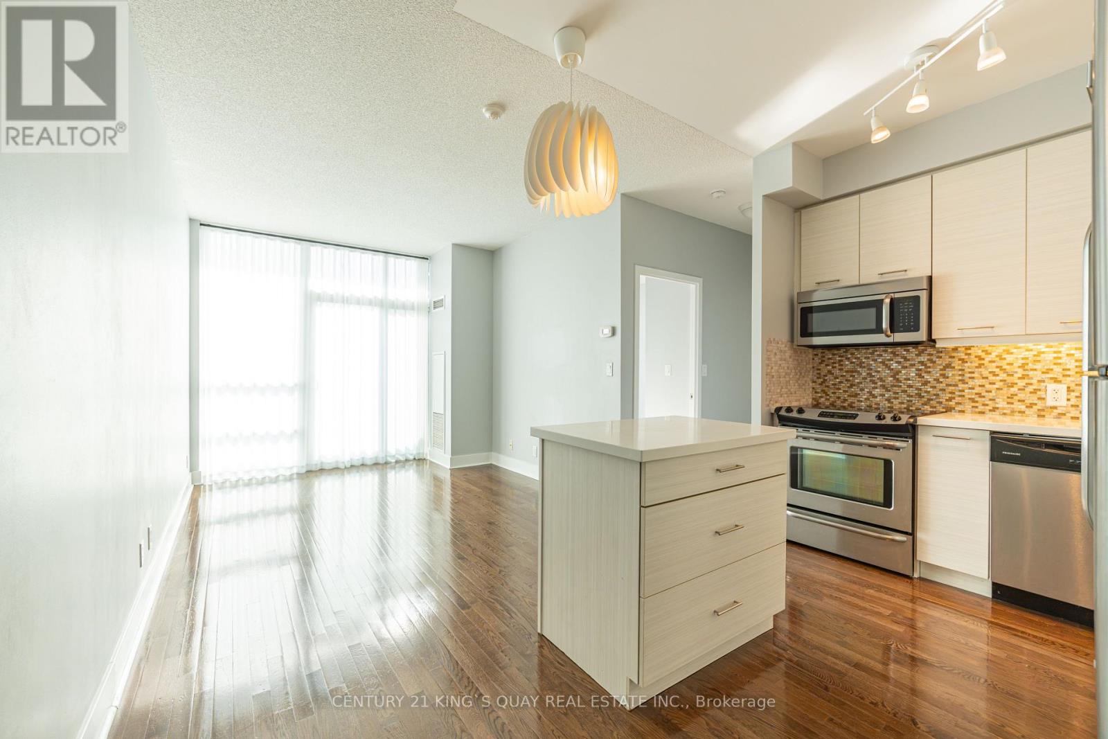 #PH 11 26 NORTON AVENUE - 18