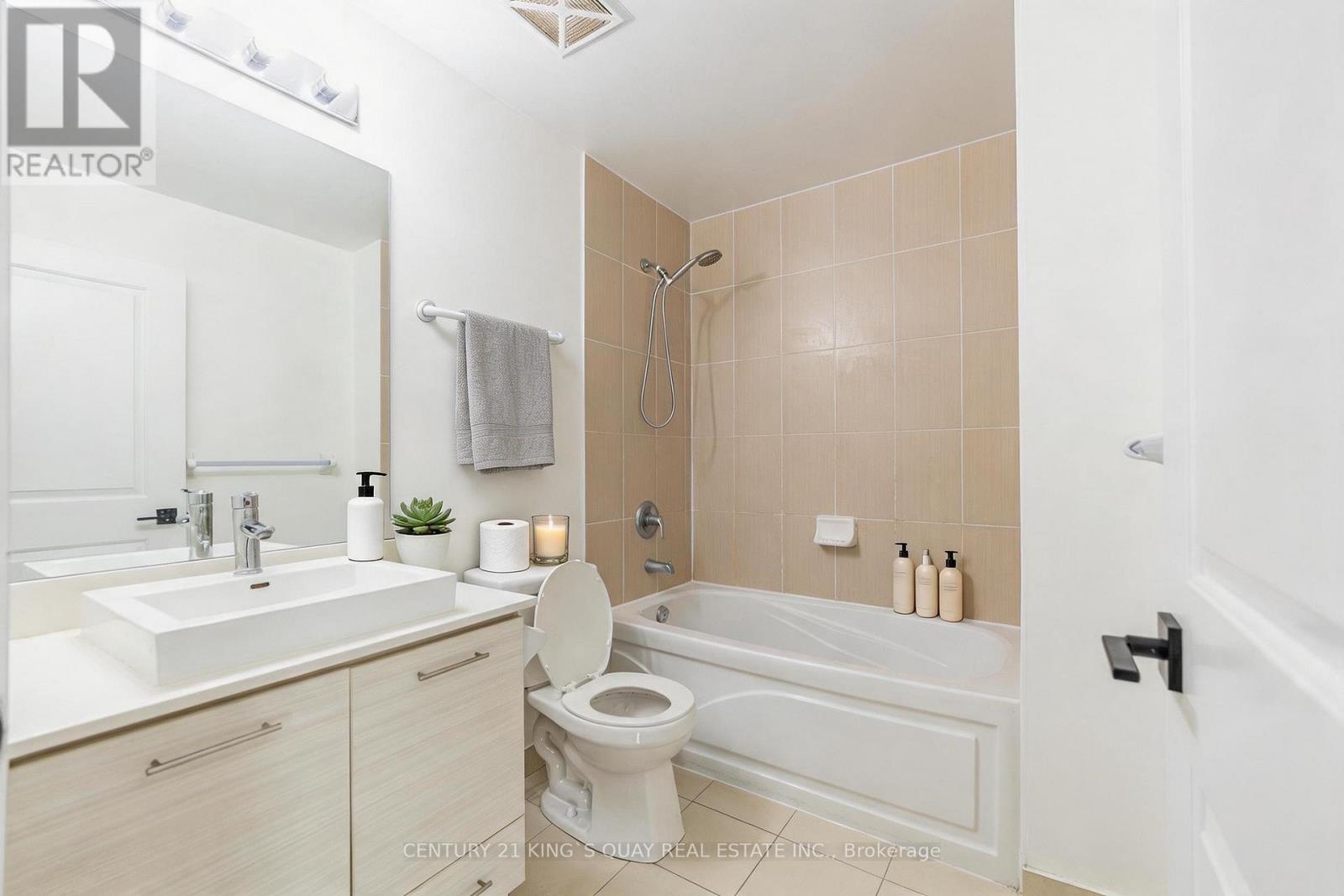 #PH 11 26 NORTON AVENUE - 23