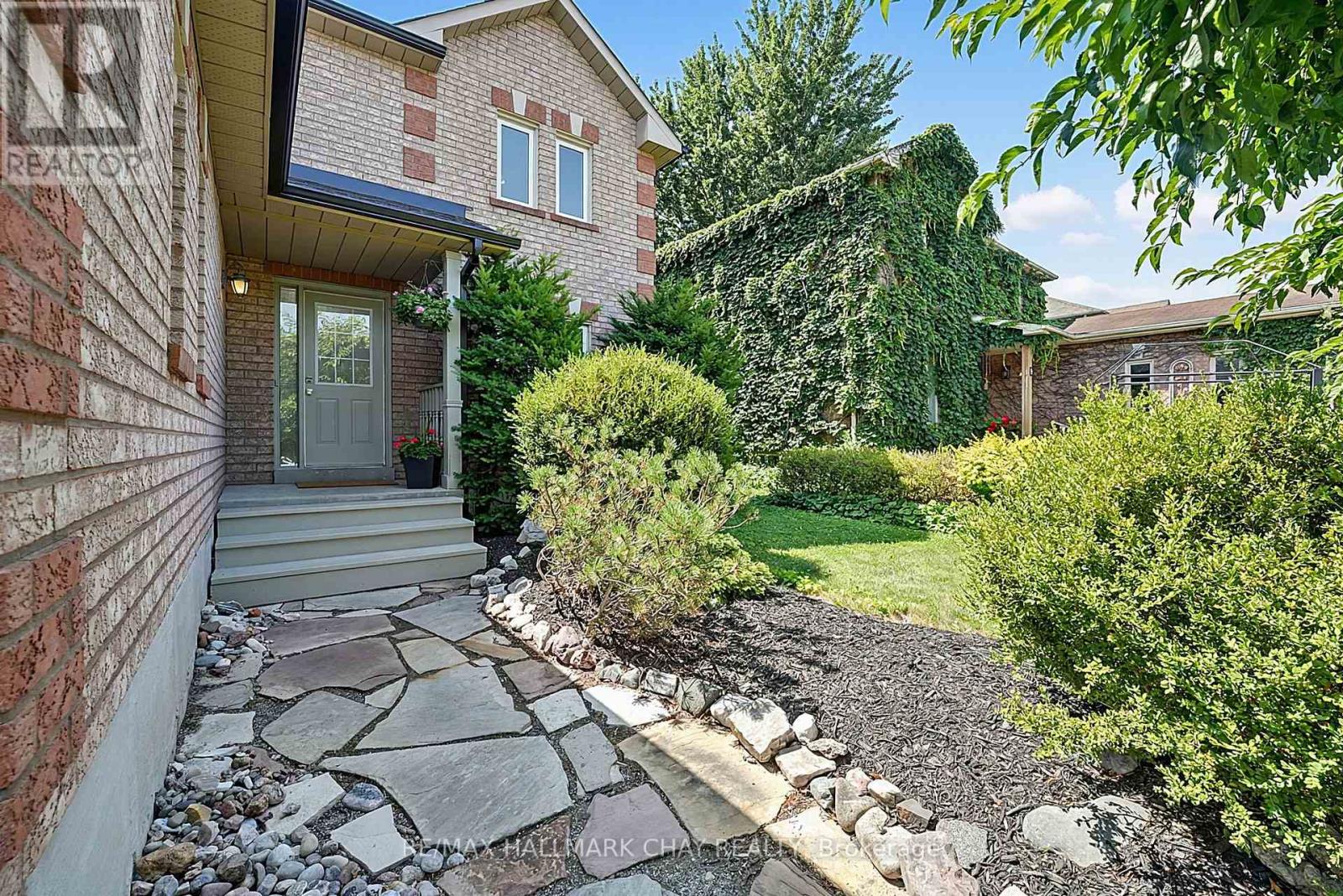 11 DUGDALE AVENUE - 3