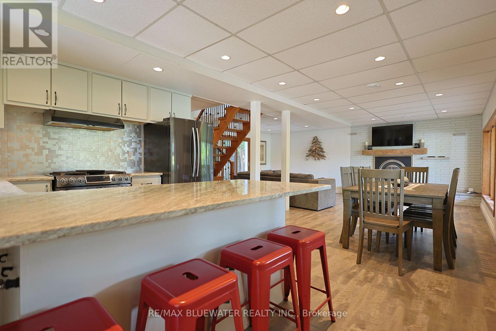 9994 EDWARD STREET - 12
