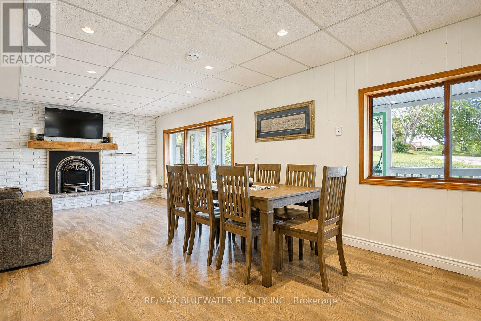 9994 EDWARD STREET - 16