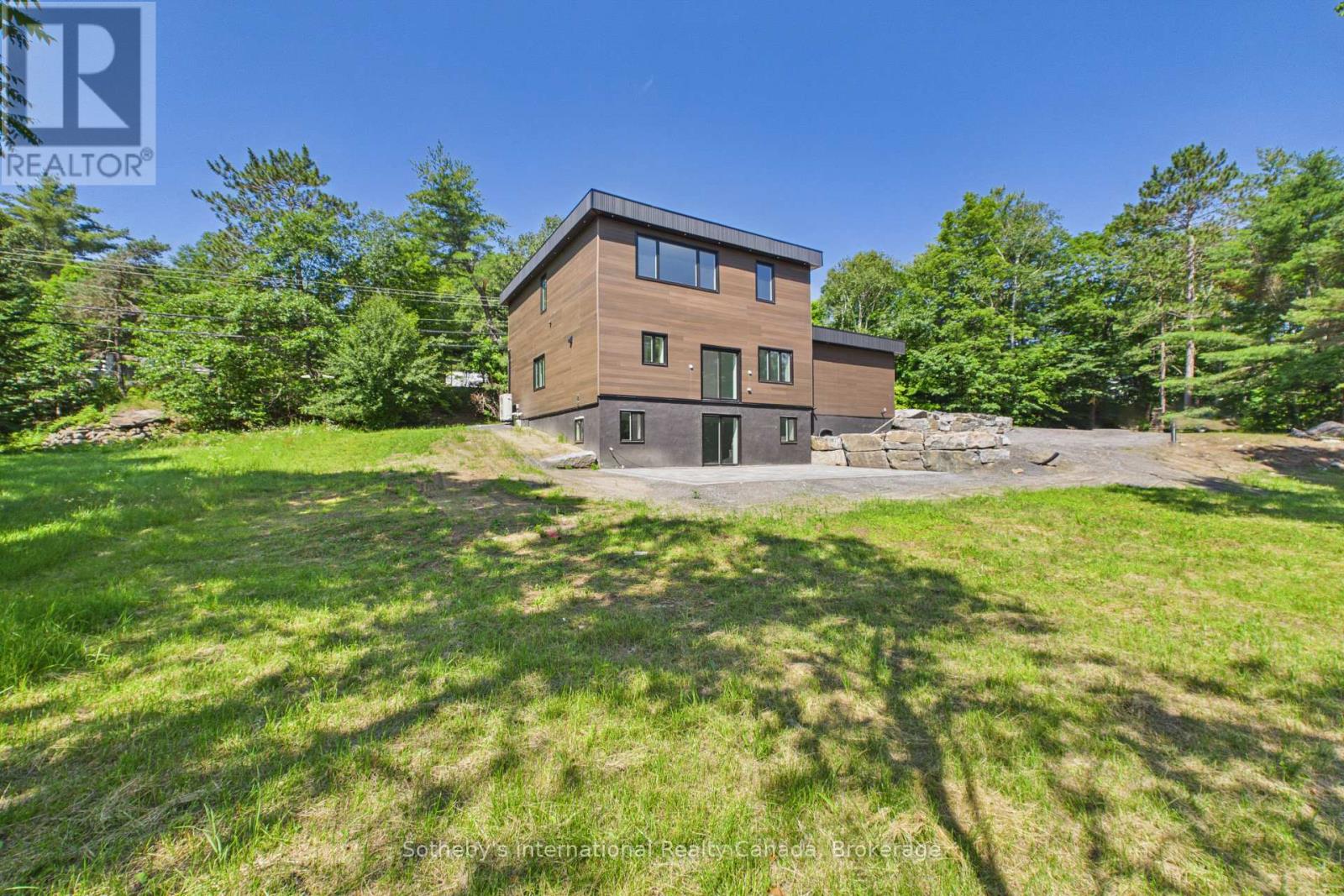 492 BRUNEL ROAD - 38