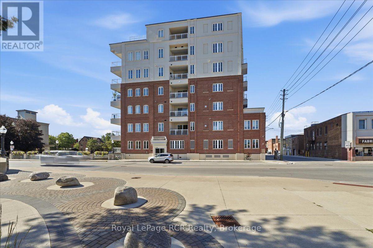 #501 80 9TH STREET E - 47