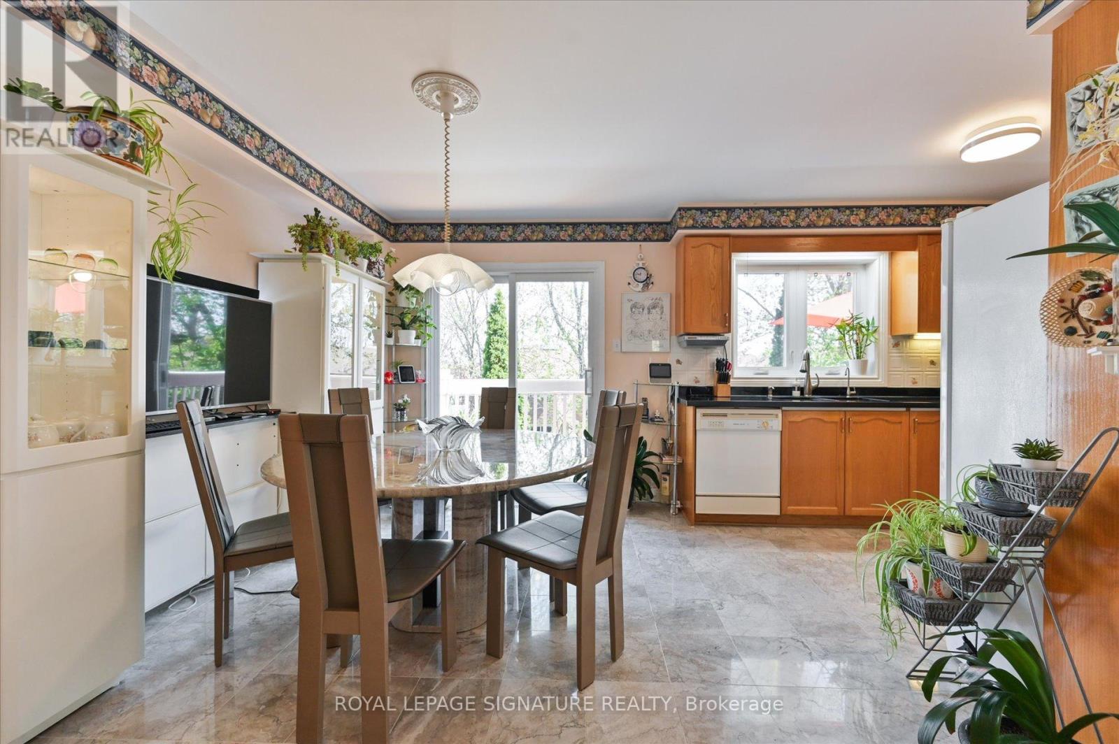 5481 PALMERSTON CRESCENT - 16