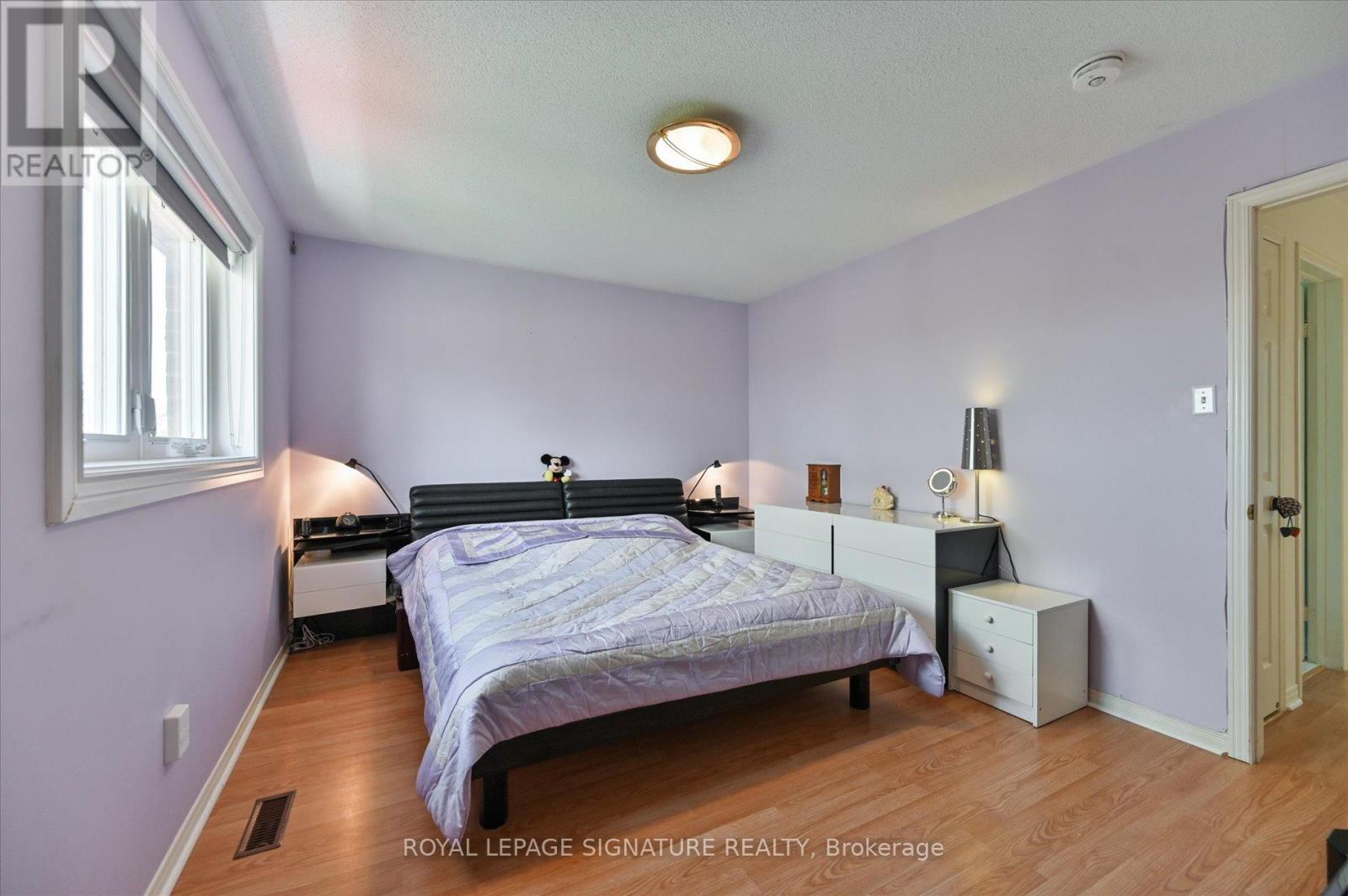 5481 PALMERSTON CRESCENT - 27