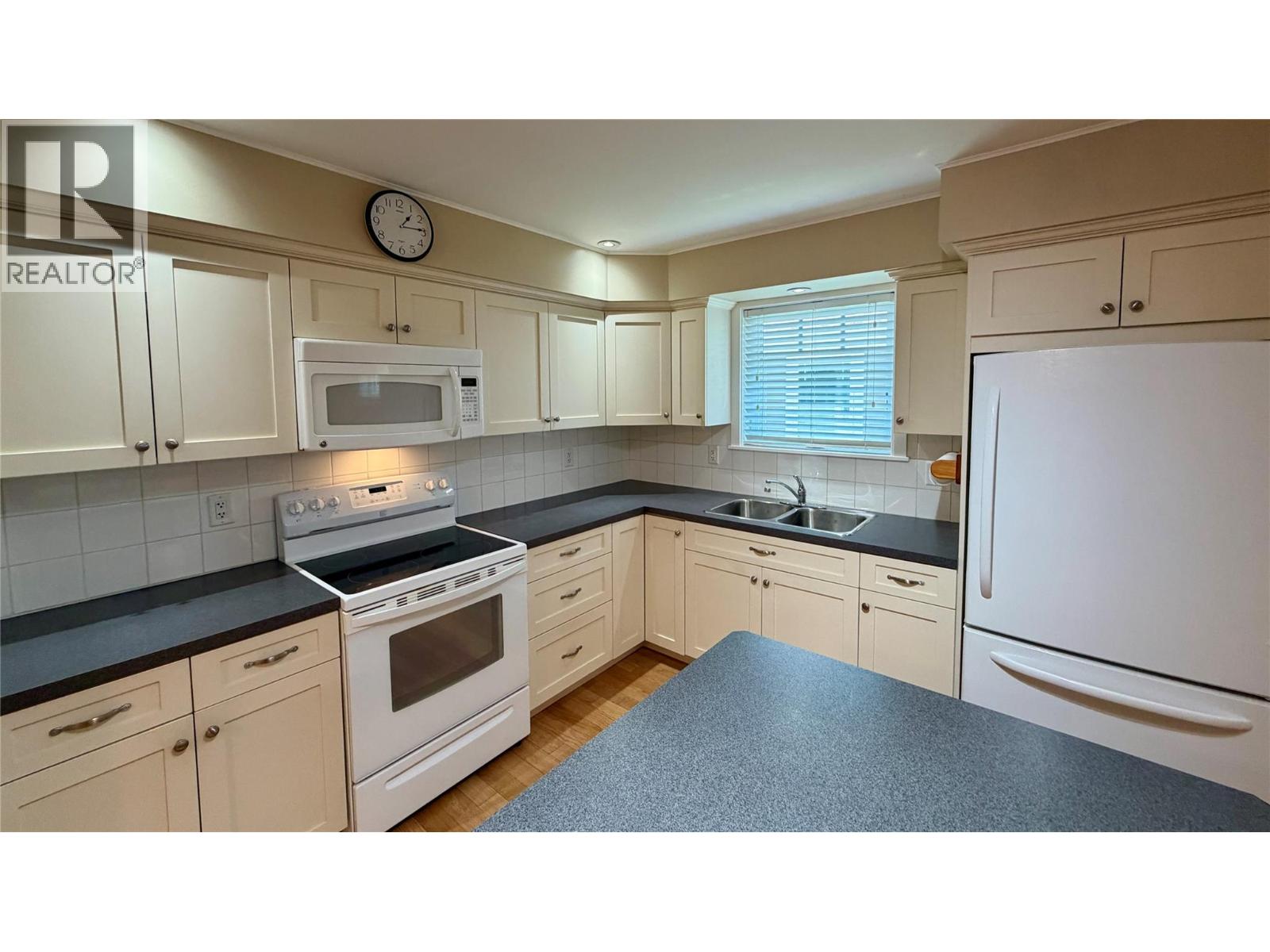 7449 7TH Street - 25