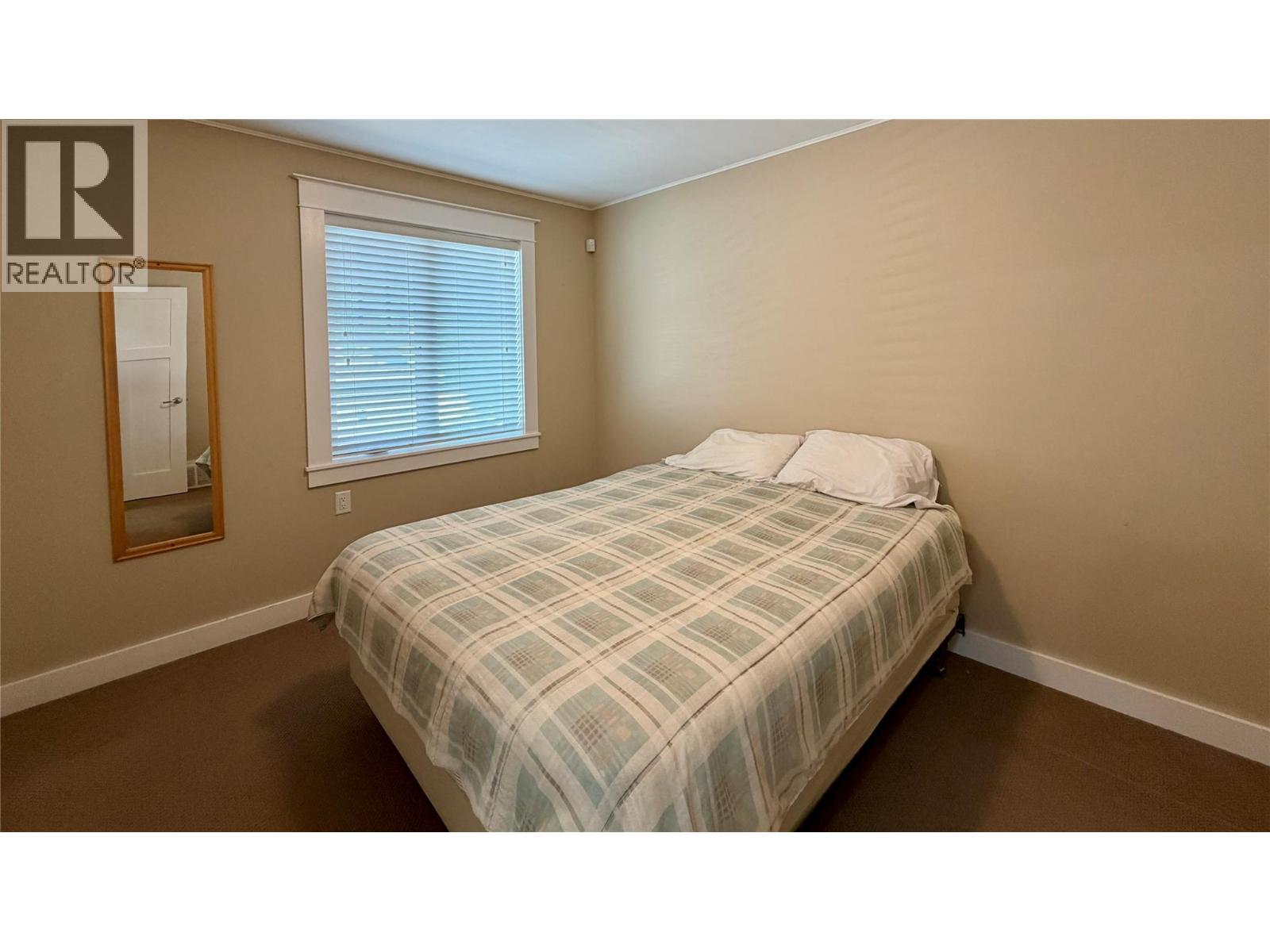 7449 7TH Street - 16