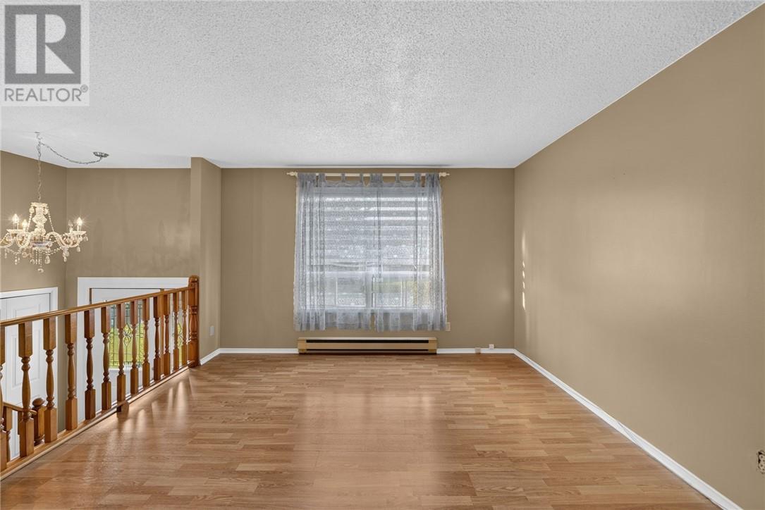 23 Sycamore Street - 23