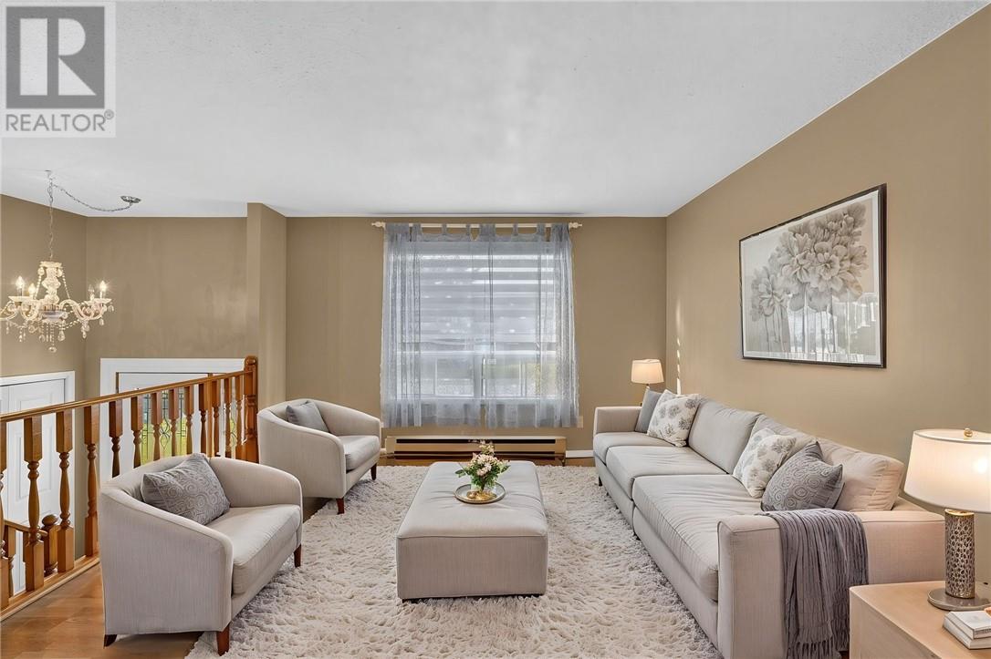 23 Sycamore Street - 24