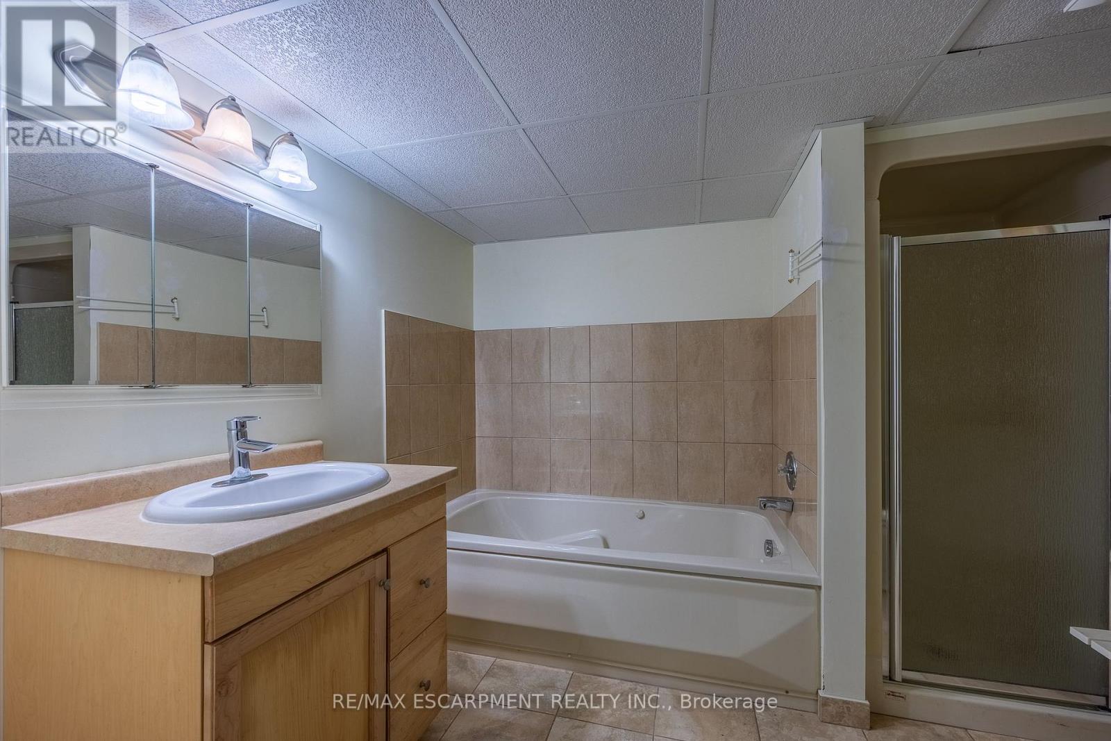 2312 FRONT ROAD - 33