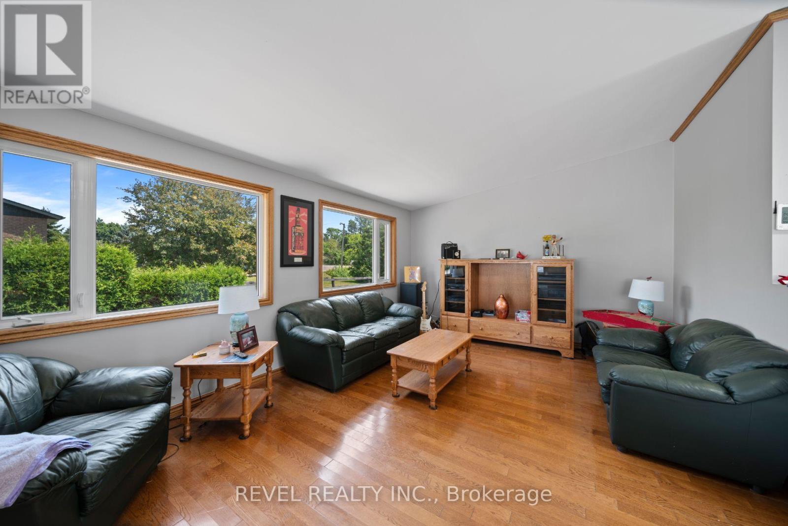 8656 HIGHWAY 7 - Image 25