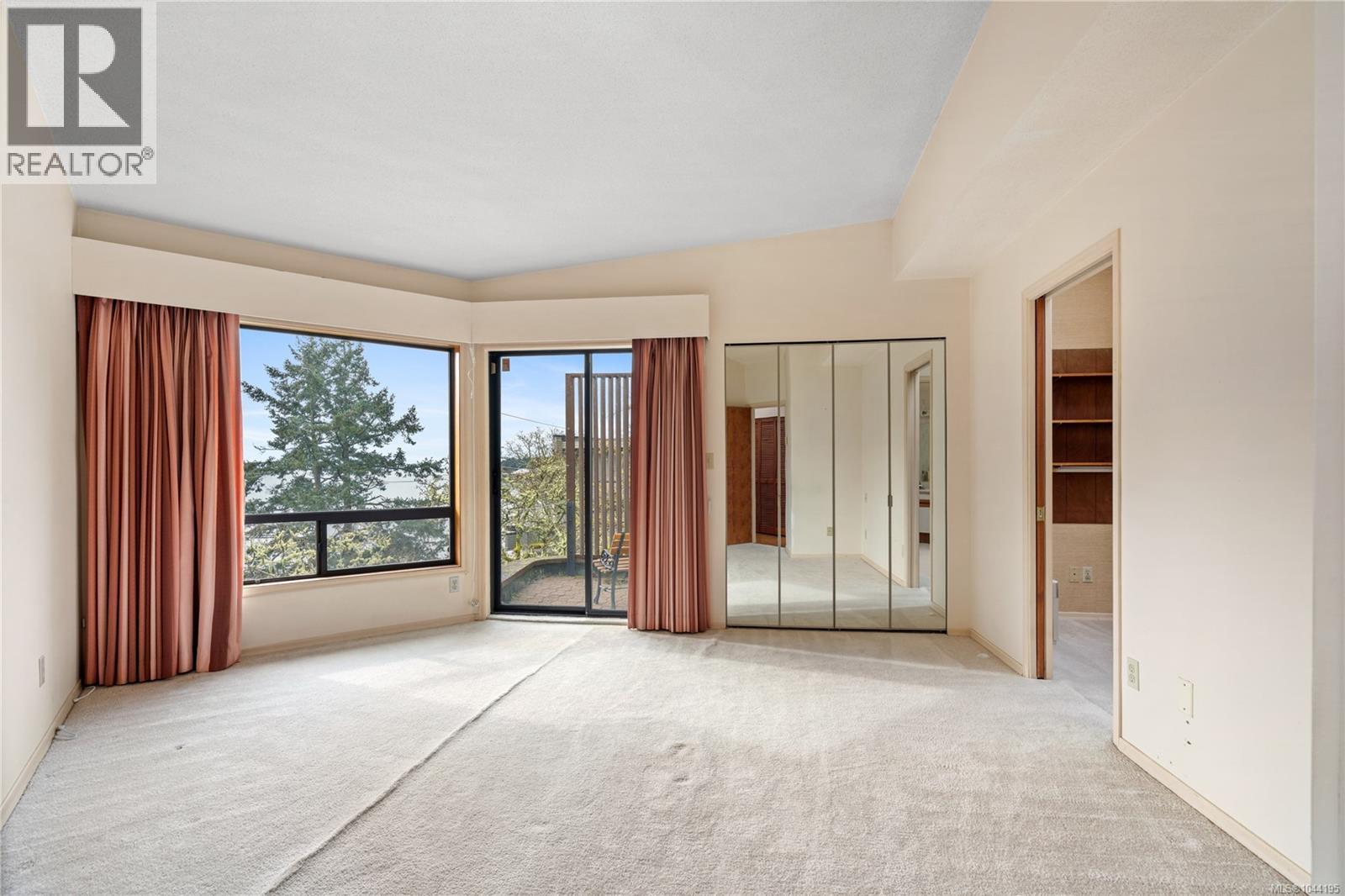 312 Bessborough Ave - 23