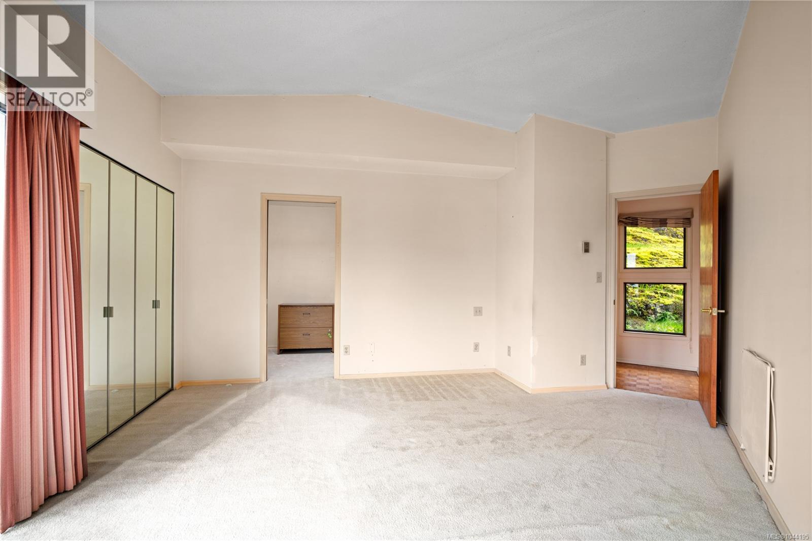 312 Bessborough Ave - 25