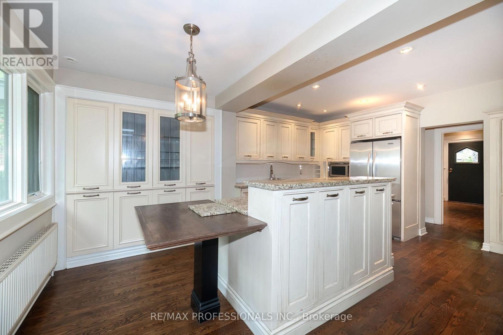 61 GRENVIEW BOULEVARD N - 14