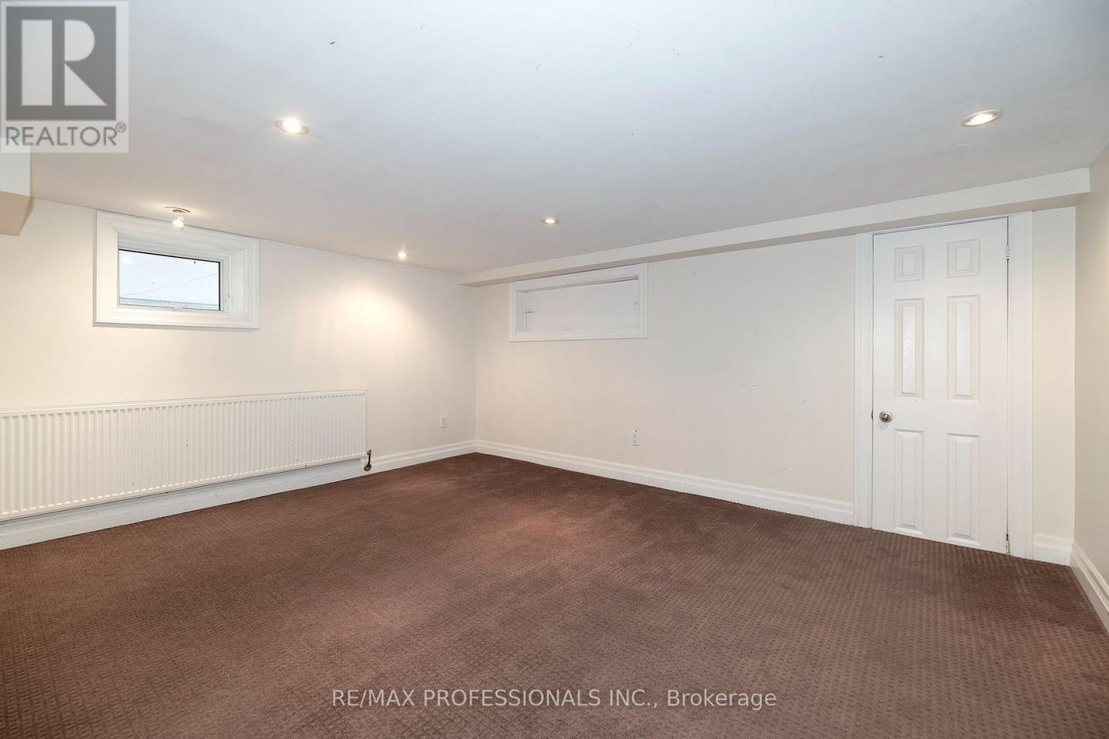 61 GRENVIEW BOULEVARD N - 24