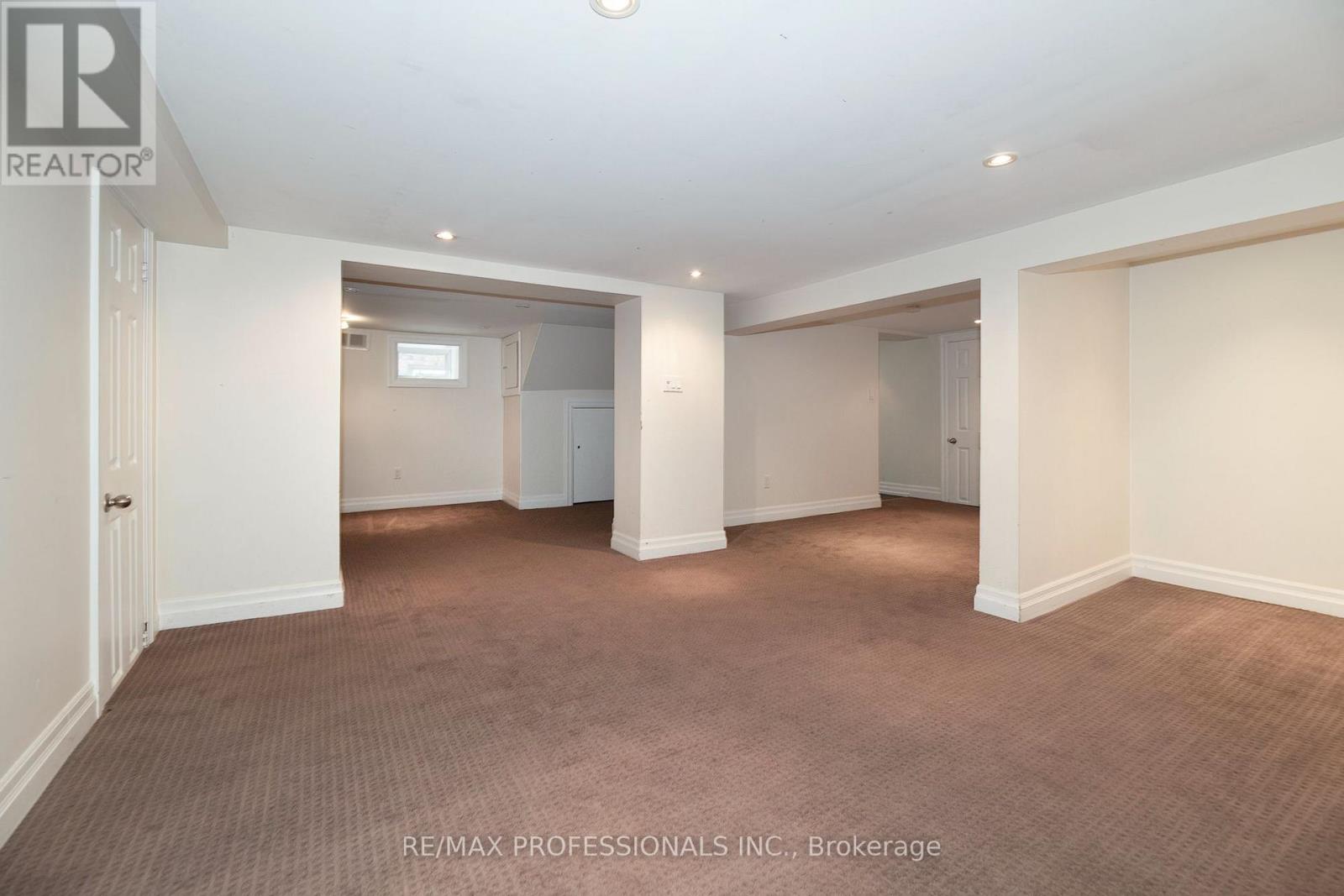 61 GRENVIEW BOULEVARD N - 26