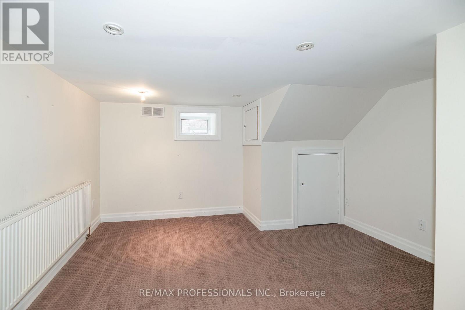 61 GRENVIEW BOULEVARD N - 27