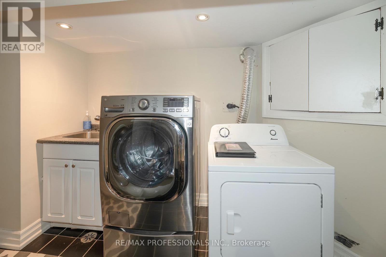 61 GRENVIEW BOULEVARD N - 28