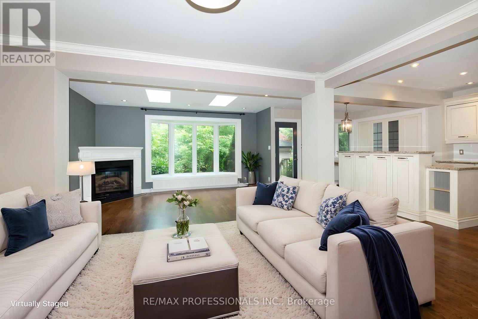 61 GRENVIEW BOULEVARD N - 9