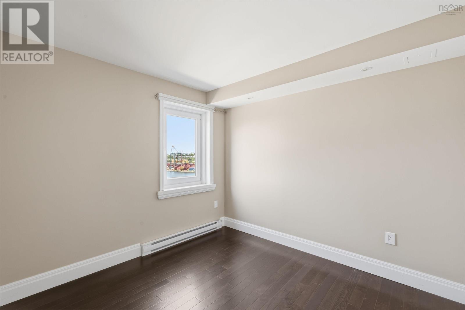 Property 20 of 34 of 516 45 Vimy Avenue
